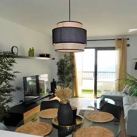 Luxury Flat To The Atlantic Ocean דירה